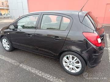 Opel Corsa Cosmo leggete bene
