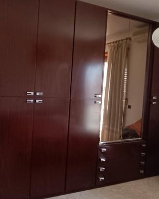 Camera da letto vintage anni 60, con radio FM
