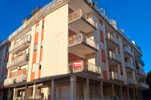 Lecce Centro 1° Piano Ampia Metratura e Garage
