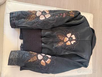 Giubbino in pelle testa di moro con ricami