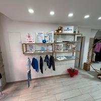 arredamento negozio pari al nuovo 