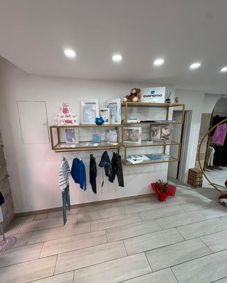 arredamento negozio pari al nuovo 