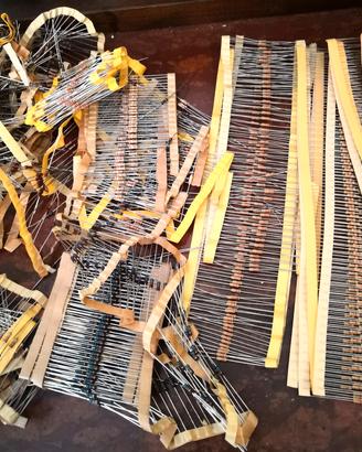 Resistenze nuove varie capacità, lotto. 