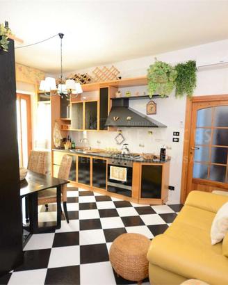 Quadrilocale ristrutturato a pochi passi dal porto