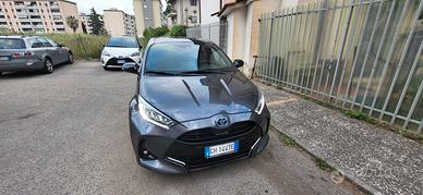 Toyota yaris 1.5 Hibrid Lounge