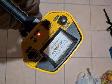 metal detector 