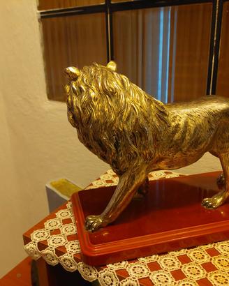 leone in argento