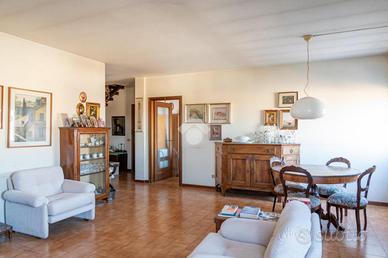 6 LOCALI A VILLAFRANCA DI VERONA