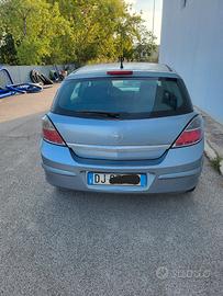 OPEL Astra - 2008