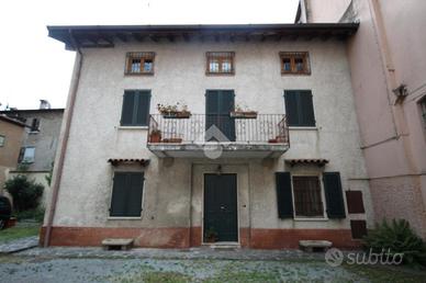 CASA DI CORTE A BRESCIA