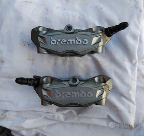 Kymco Ak 550 coppia pinze freno anteriori Brembo