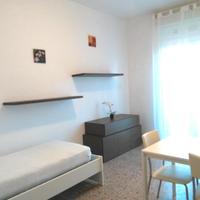 Camera singola con balcone a Limbiate