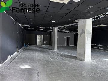 Immobile di 240 m² con 1 locale a Piacenza