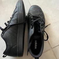 Scarpa adidas nera come nuova