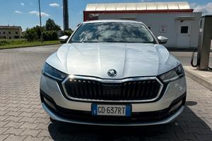 SKODA OCTAVIA WAGON 2021