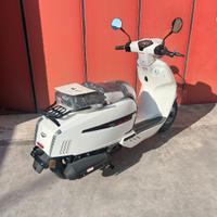 Scooter motorino moto nuova Keeway Sixties 300