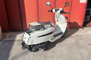 Scooter motorino moto nuova Keeway Sixties 300