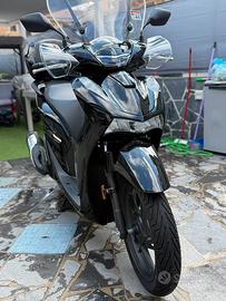 Honda SH150 black 2025 - 2.000km garanzia 7 anni