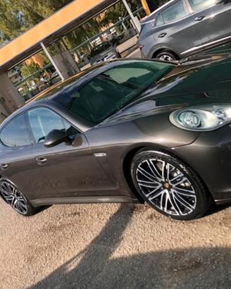 Porche panamera 970