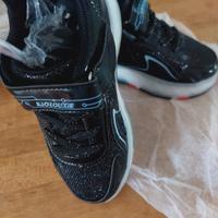 scarpe con rotelle 31