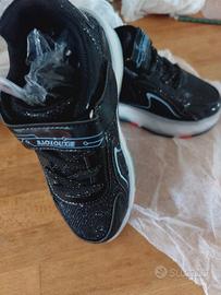 scarpe con rotelle 31