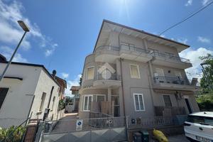 3 LOCALI A CATTOLICA