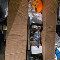 Decespugliatore con 2 batterie 