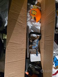 Decespugliatore con 2 batterie 