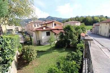 Villa di 132 m² con più di 5 locali e box auto a V