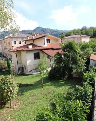 Villa di 132 m² con più di 5 locali e box auto a V
