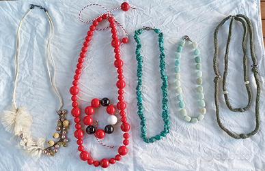 Set collane / bracciali / orecchini / spilla