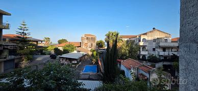 Aci Trezza (Via Livorno) 3 vani 1/2 in residence