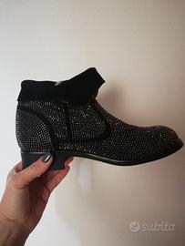 Stivaletti neri con strass