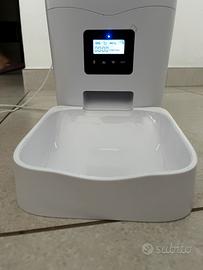 Distributore automatico per gatti e cani