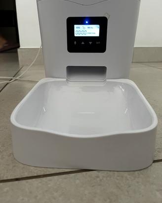 Distributore automatico per gatti e cani