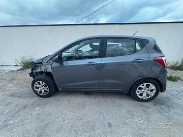 Hyndai i10 1.0 2016 funzionante ma incidentata