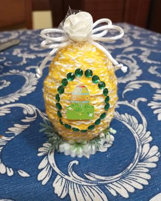 Uovo di Pasqua decorativo