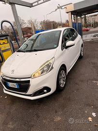 Peugeot 208 (2015)