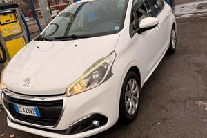 Peugeot 208 (2015)