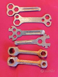 Chiavi  d'epoca per ripazione biciclette