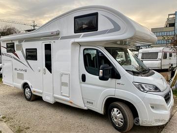 Noleggio camper con garage porta moto