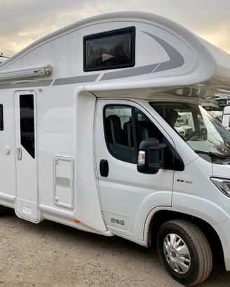Noleggio camper con garage porta moto