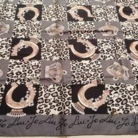 Foulard Liu Jo di seta 85x90 nuovo