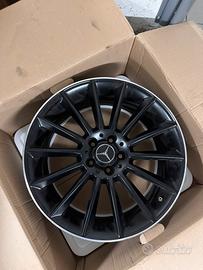 Set cerchi 19” originali amg derivazione A35 AMG