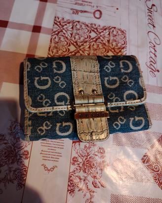 borsetta a tracolla Guess più portafoglio 