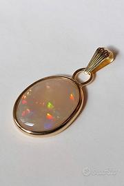 Pendente in oro 18kt con opale 