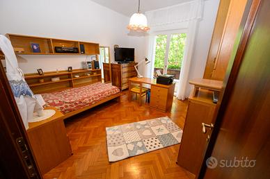 Camera /studio in rovere (NO TRUCIOLARE)