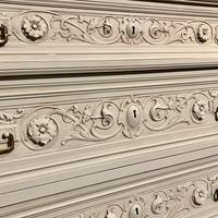 Como/ Cassettone in stile barocco