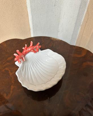 Piatto ceramica conchiglia con corallo