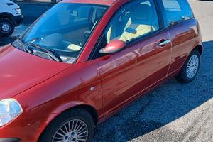 Lancia Ypsilon 1 2 benzina adatta a neopatentati 